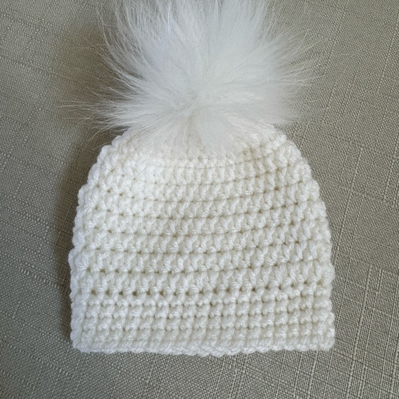 NICU Premature Baby Hat and Bootie Set - Picture 4 of 11